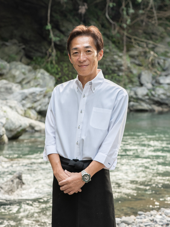 有馬　卓 氏