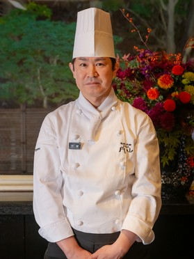 甲斐　啓介 氏