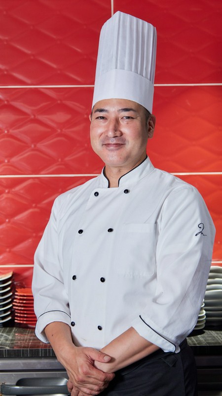 新垣　淑也 氏