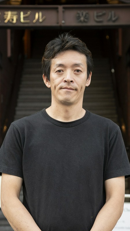 園田　勉 氏
