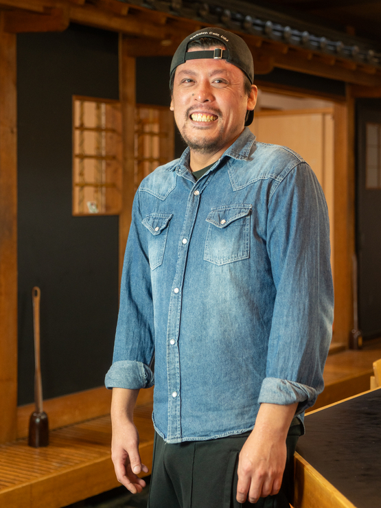 岩本　賢人 氏