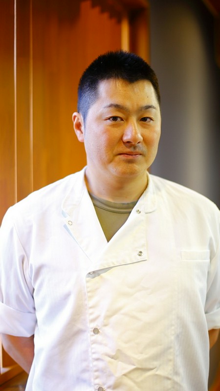 松本　栄治 氏