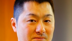 松本　栄治 氏
