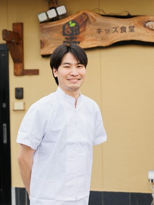 戸村　亮太 氏