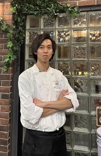 小坪　龍二 氏