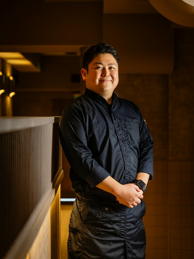 一鳥目 とり松 麻布十番/焼鳥・串焼き 料理人 佐藤 拓弥 氏 | ヒトサラ