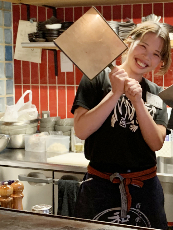 塚元　友里菜 氏