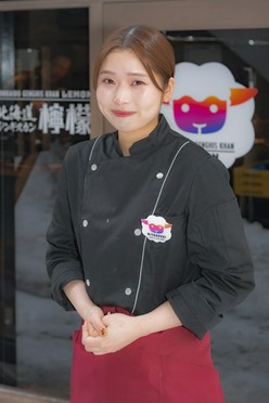 宮越　瑠花 氏