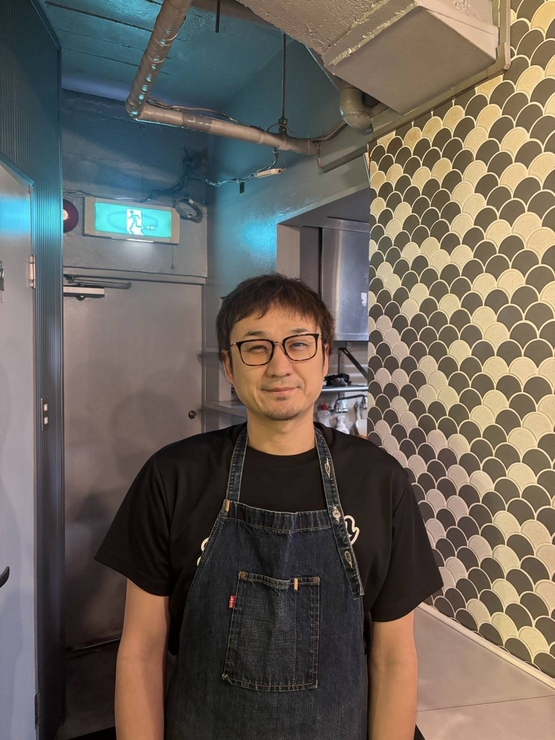 小友 氏