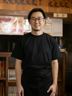 高須賀　翔平 氏