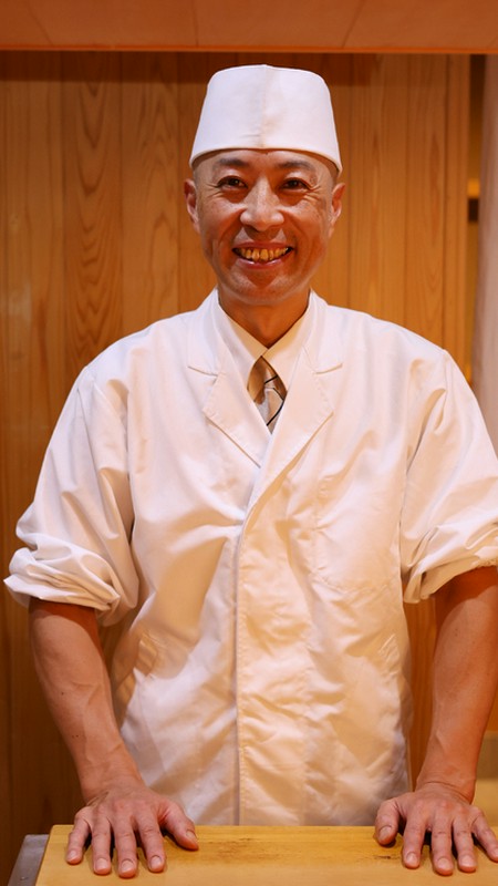 衛藤　進一 氏