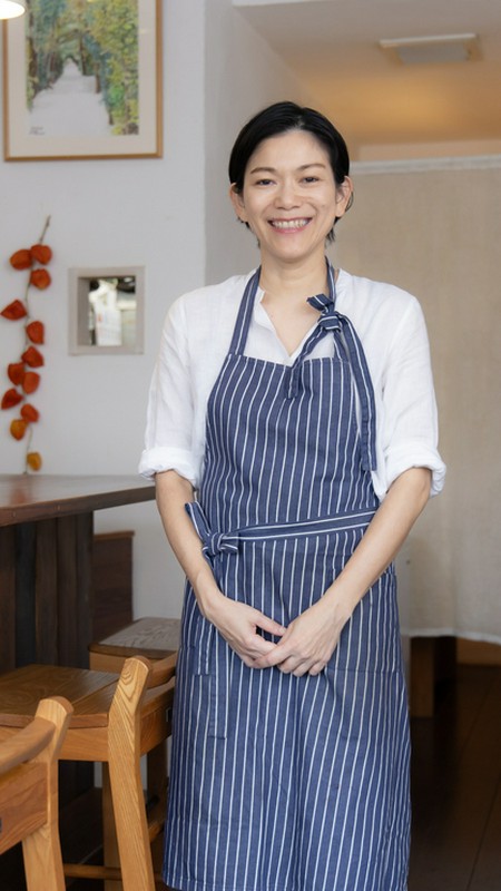 奈津子 氏