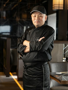 江原　岳人 氏