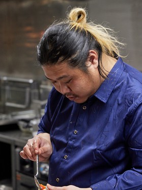 秋山　敬宣　 氏