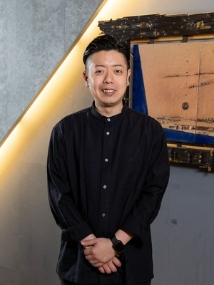 古賀　欣士郎 氏