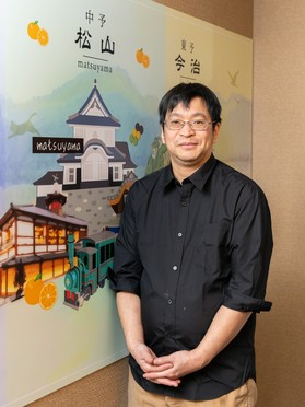 替地　亮介 氏