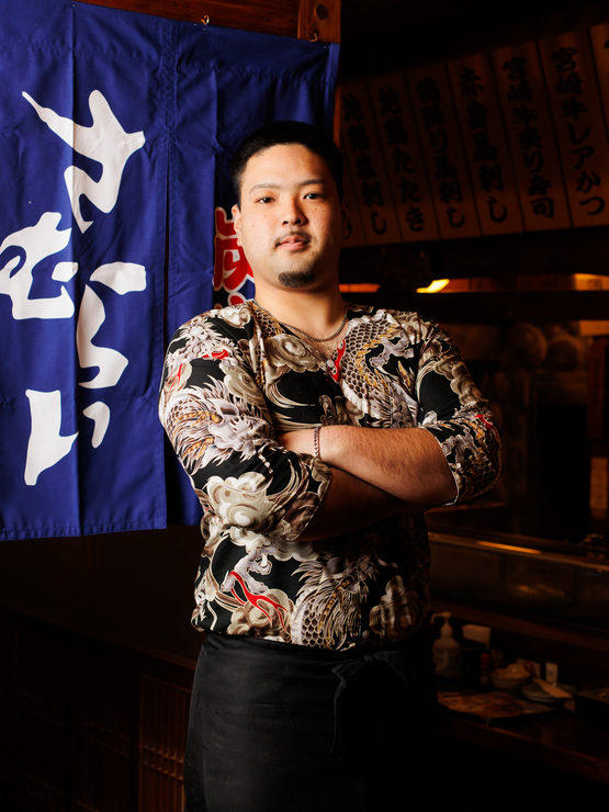 當銘　斉悠 氏