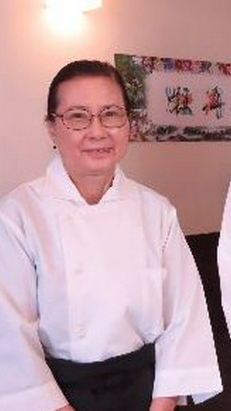 尹　成子 氏