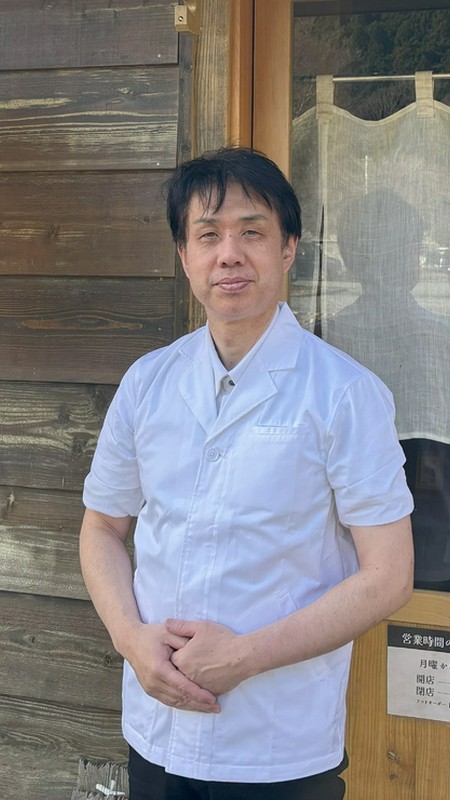 千葉　喜明 氏