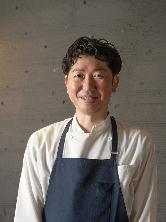 三津谷　建 氏