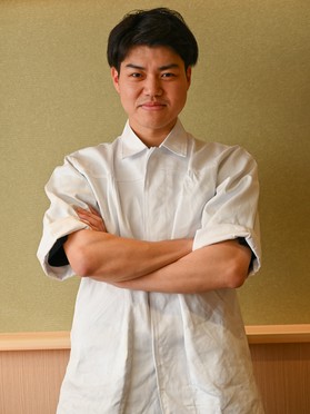 小室　直輝 氏