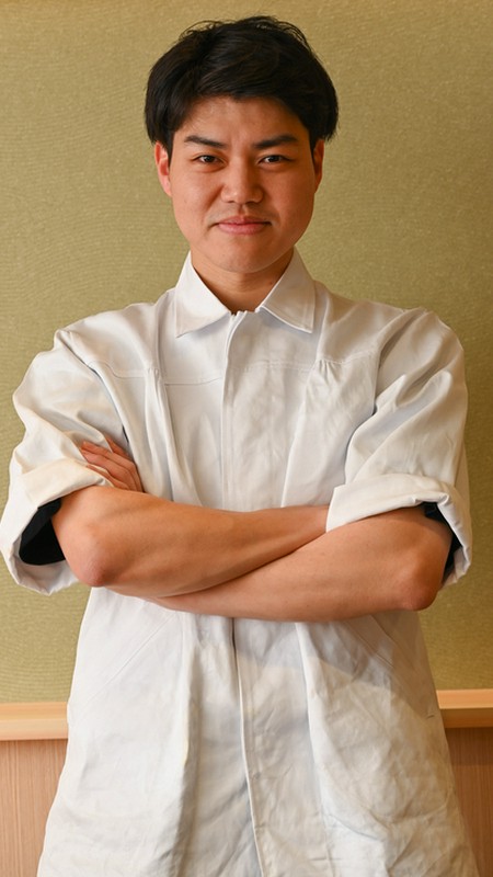 小室　直輝 氏
