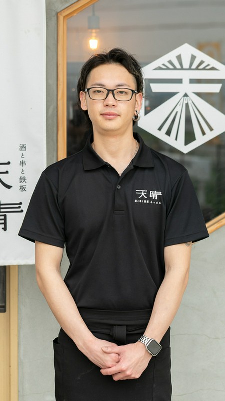 堤　恭史朗 氏