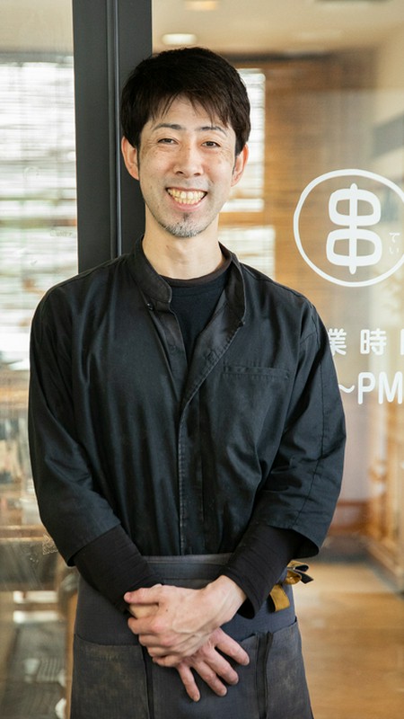 鴨井　俊夫 氏