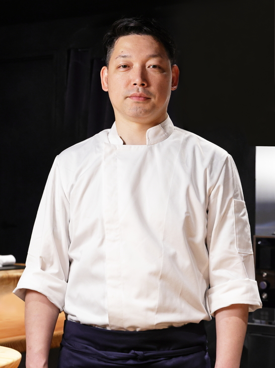 有賀　孝 氏