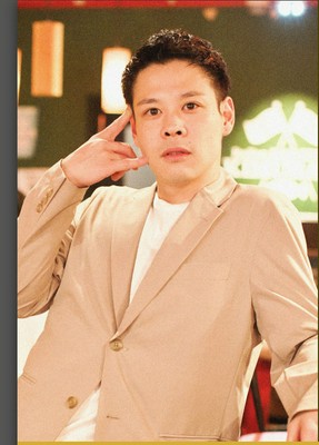 福岡　亮二 氏