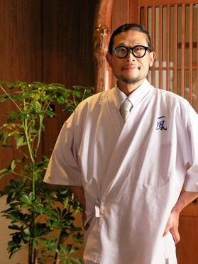 立和名　陽典 氏