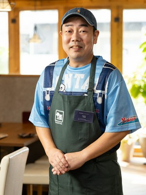 小館　優 氏