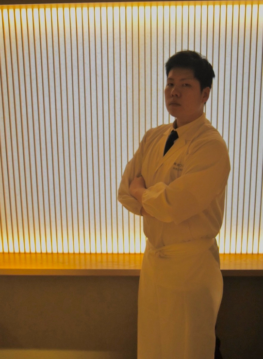 川崎　隼弥 氏