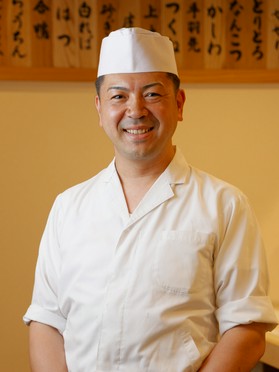 新井　輝久 氏