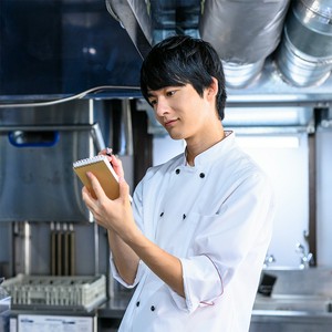 戸郷　千晴 氏