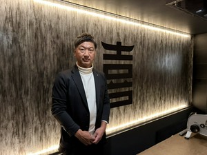 長尾　一範 氏