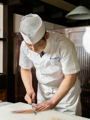 大庭 氏