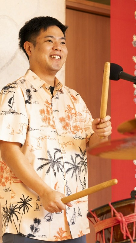 照屋　春紀 氏