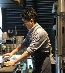 鹿島　貴広 氏