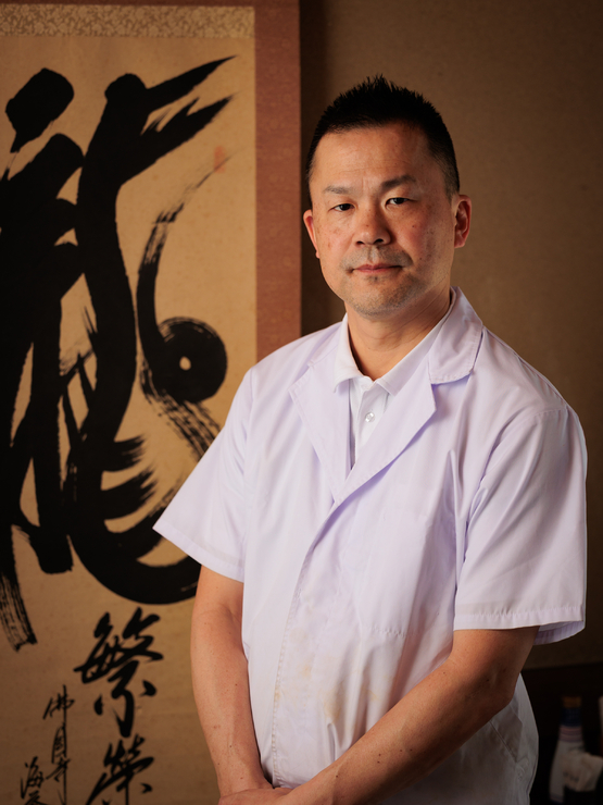 本山　知博 氏
