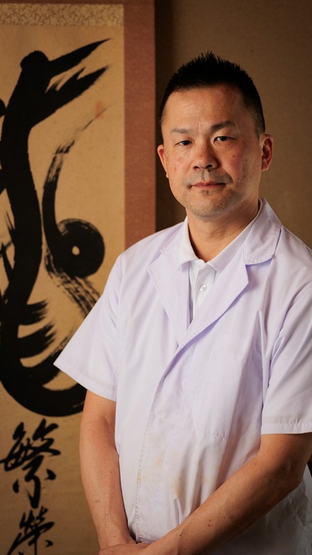 本山　知博 氏